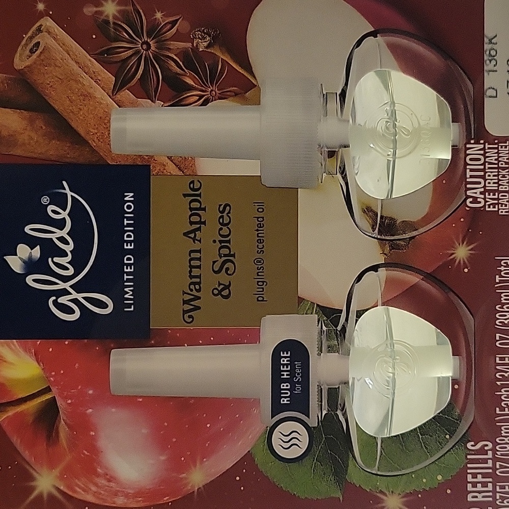 Glade® PlugIns® Refills Air Freshener, Warm Apple & Spices, 1.34 oz, 2 ct - Picture 2 of 3